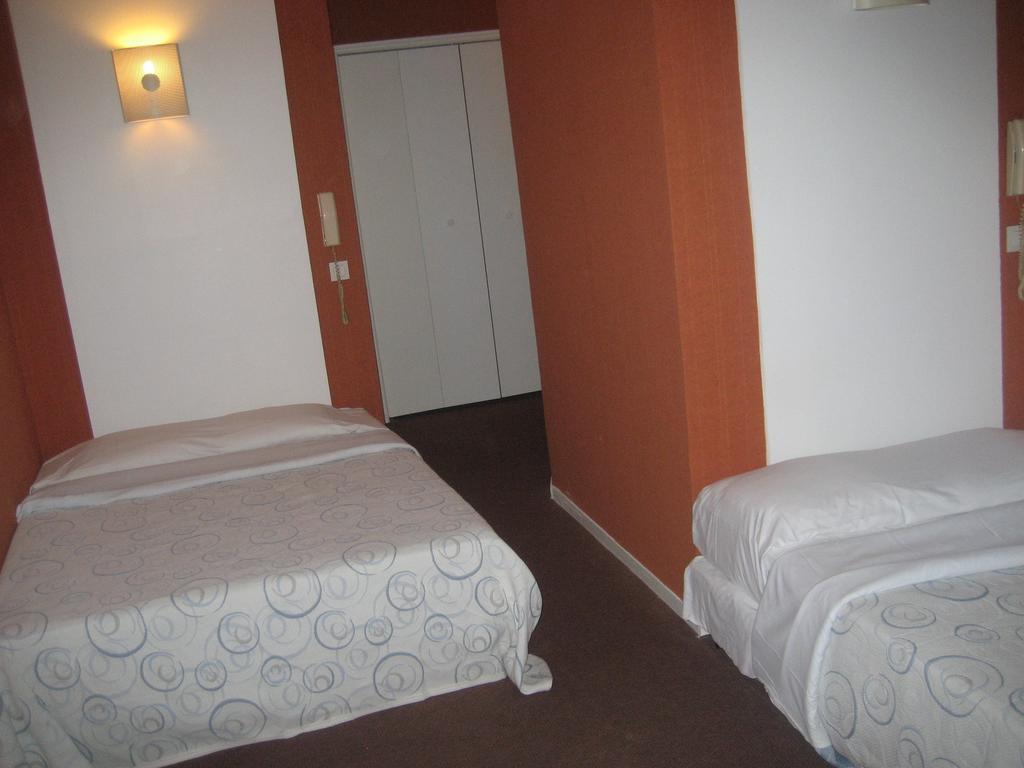 Hotel Meteore Paris Bilik gambar
